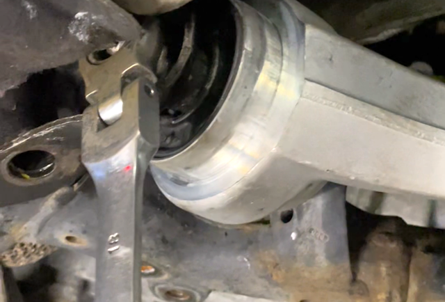 Audi-A6-2015-wear-silent-blocks-replacement-wishbone-Berlin