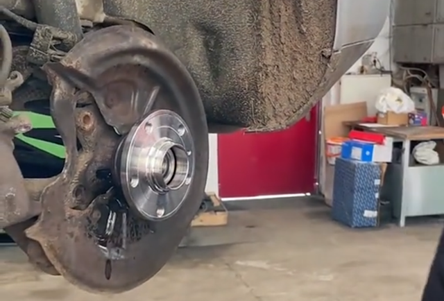 Skoda-Octavia-2008-1.6-replacement-wheel-bearings-Berlin