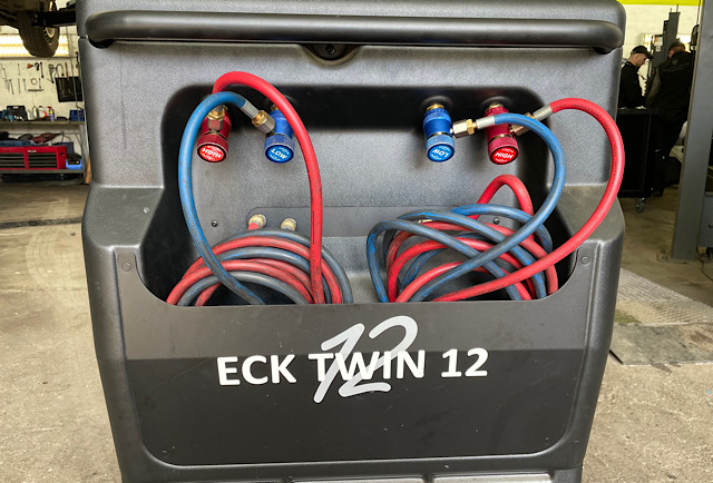 Air conditioning refill, Ecotechnics, old gas, ECK-TWIN-12, Berlin