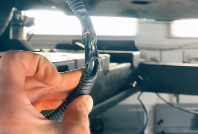 Renault Master III, 1.6 dCi, repair of a short-circuit connection