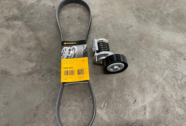 Volkswagen-Tiguan-2007-Generatorriemens-Spannrolle-Berlin