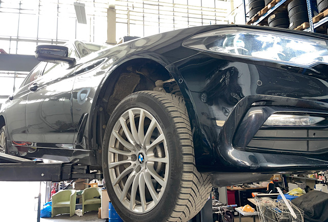 BMW 530d xDrive 2019 – Austausch der Kardanwellenkupplung