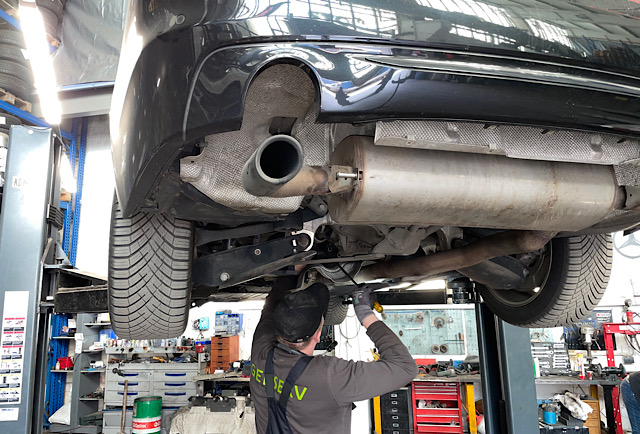 BMW 530d xDrive 2019 – Austausch der Kardanwellenkupplung