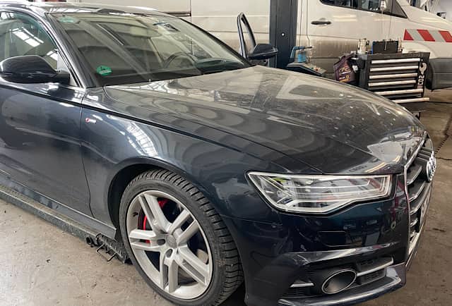 Audi-S installation by VIP-Multimedia Berlin