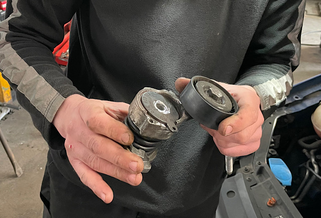 Replacement tensioner pulley-Volkswagen-Polo-Berlin