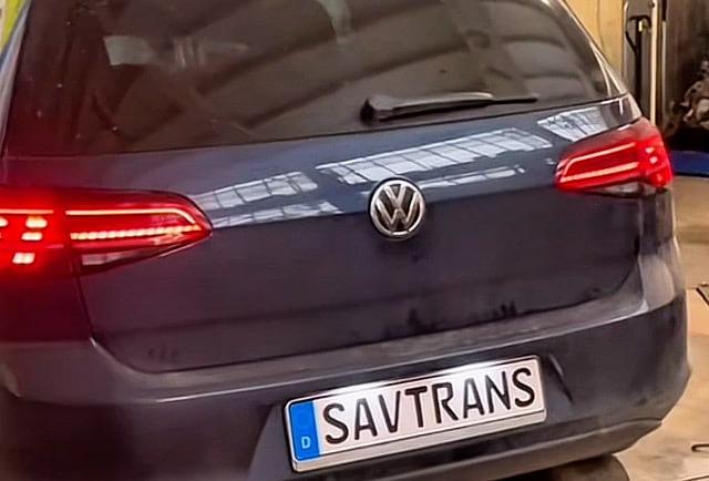Volkswagen-Golf-VII-GTI-2.0L-2015-Austausch-des-Heizungskuehlers