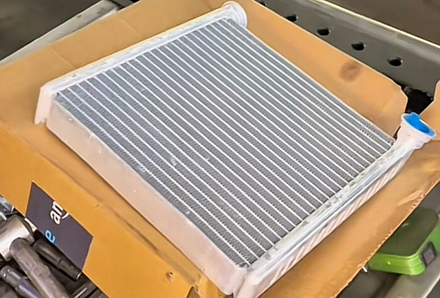 Heating not working? VW Golf 7 - Change heating radiator in Berlin