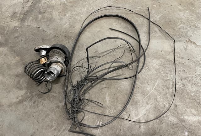 Volkswagen-Tiguan-2007-генераторный-ремень-натяжителя-ролика-Берлин