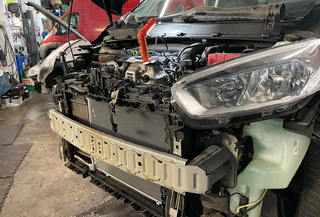 Austausch-Kühlers-Ford-Tourneo-Courier-1.0-EcoBoost-Berlin
