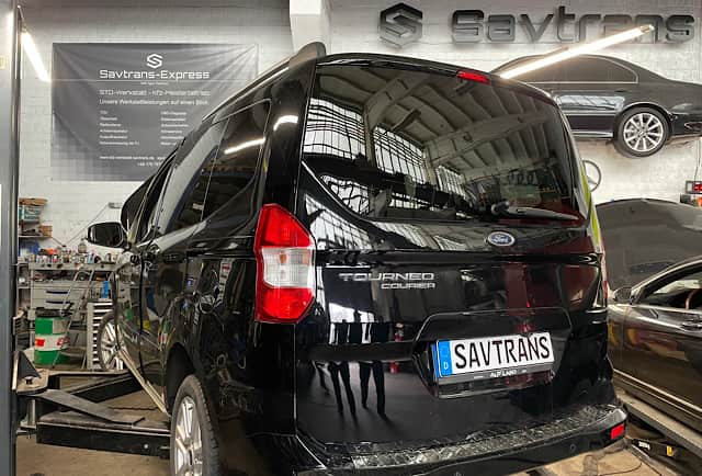 Austausch-Kühlers-Ford-Tourneo-Courier-1.0-EcoBoost-2018-Berlin