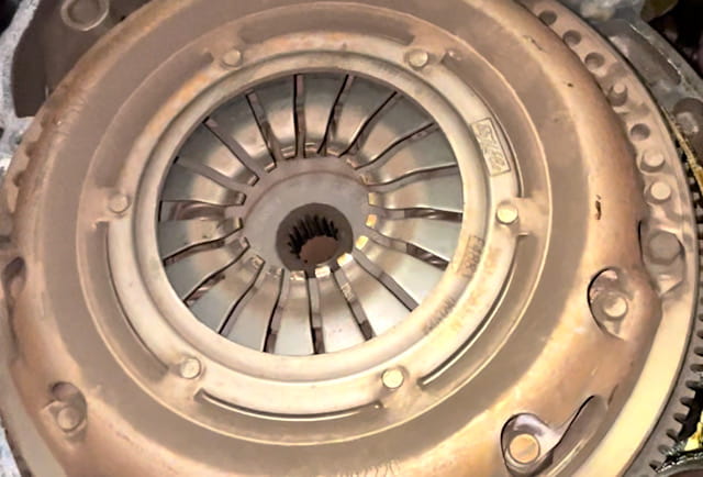 Worn clutch plate Ford Focus 2004 – removed prior to replacement