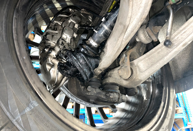 Porsche-Macan-S-3.0-Austausch-der-Antriebswelle-der-Radnabe-Berlin
