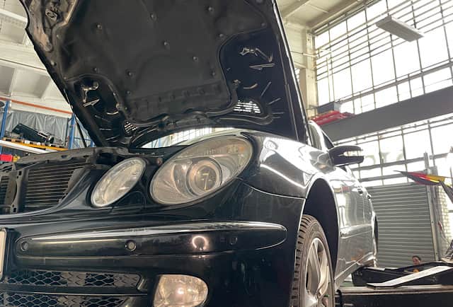 Change gearbox oil in Berlin – Mercedes-Benz E320 automatic gearbox