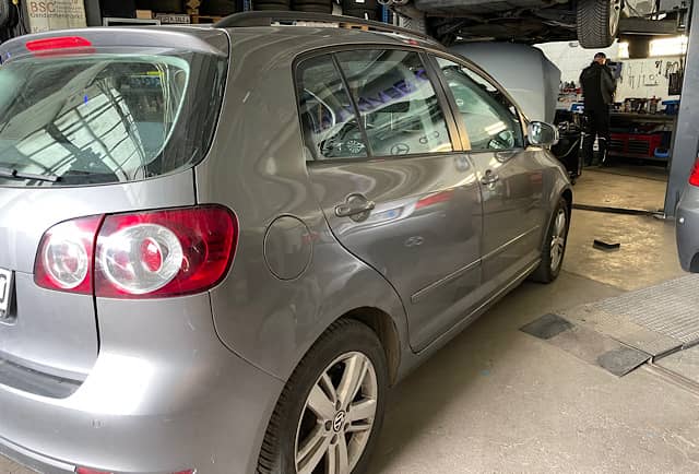 Reparatur-Steckers-Unterdrucksensors-Volkswagen-Golf-Plus-1,4-2009-Berlin