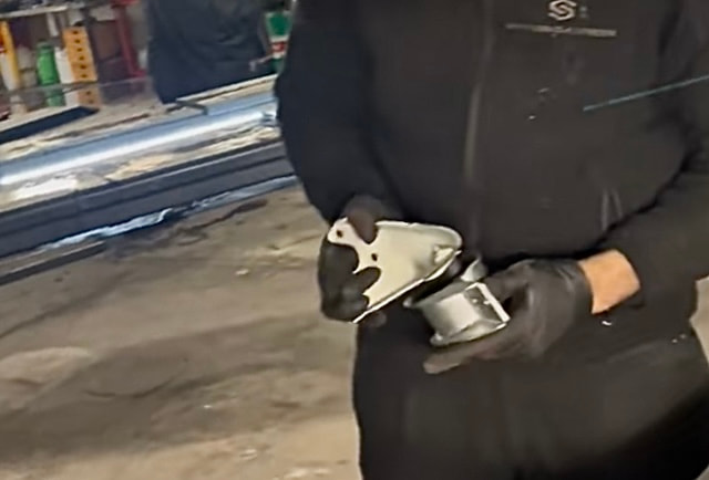 Replace engine mounts in Berlin – eliminate knocking noises & vibrations Smart Fortwo