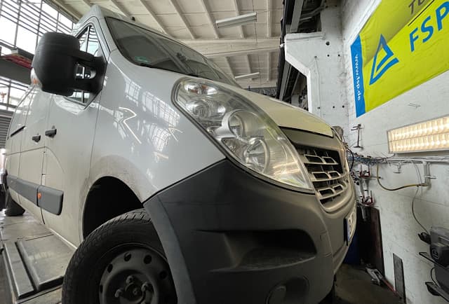 Brake disc replacement Renault Master diagnostics Berlin