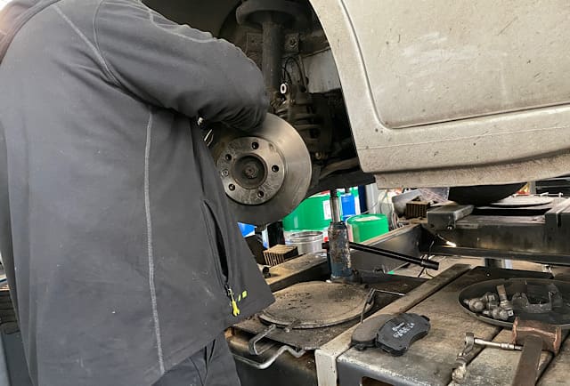 Brake disc replacement Renault Master diagnostics Berlin