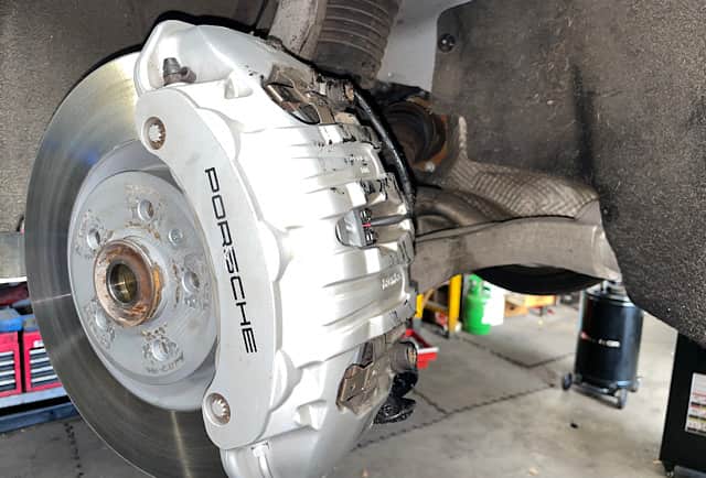 Porsche-Macan-S-3.0-Austausch-der-Antriebswelle-der-Radnabe-Preis-Berlin
