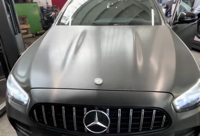 Reifenwechsel am Mercedes-AMG GT 4-Door Coupé – Sportbereifung & Spureinstellung in Berlin