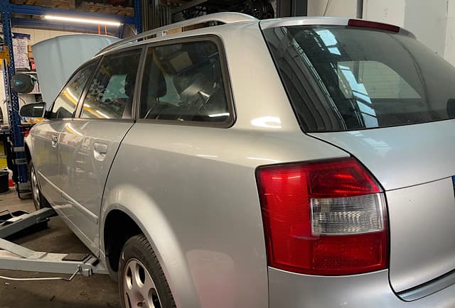 Zahnriemen und Wasserpumpe am Audi A4 (2003) gemeinsam wechseln – günstiger in Berlin