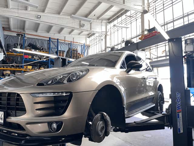 Antriebswelle wechseln beim Porsche Macan S (3.0) – Radlager & Notfall-Reparatur in Berlin
